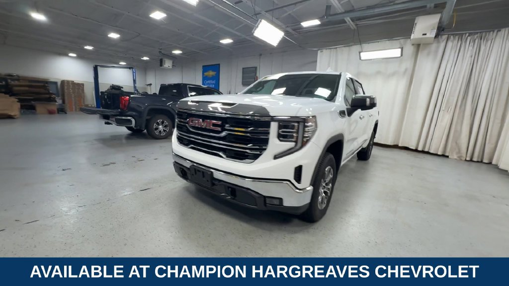 Used 2025 GMC Sierra 1500 SLT AWD/4WD image 5