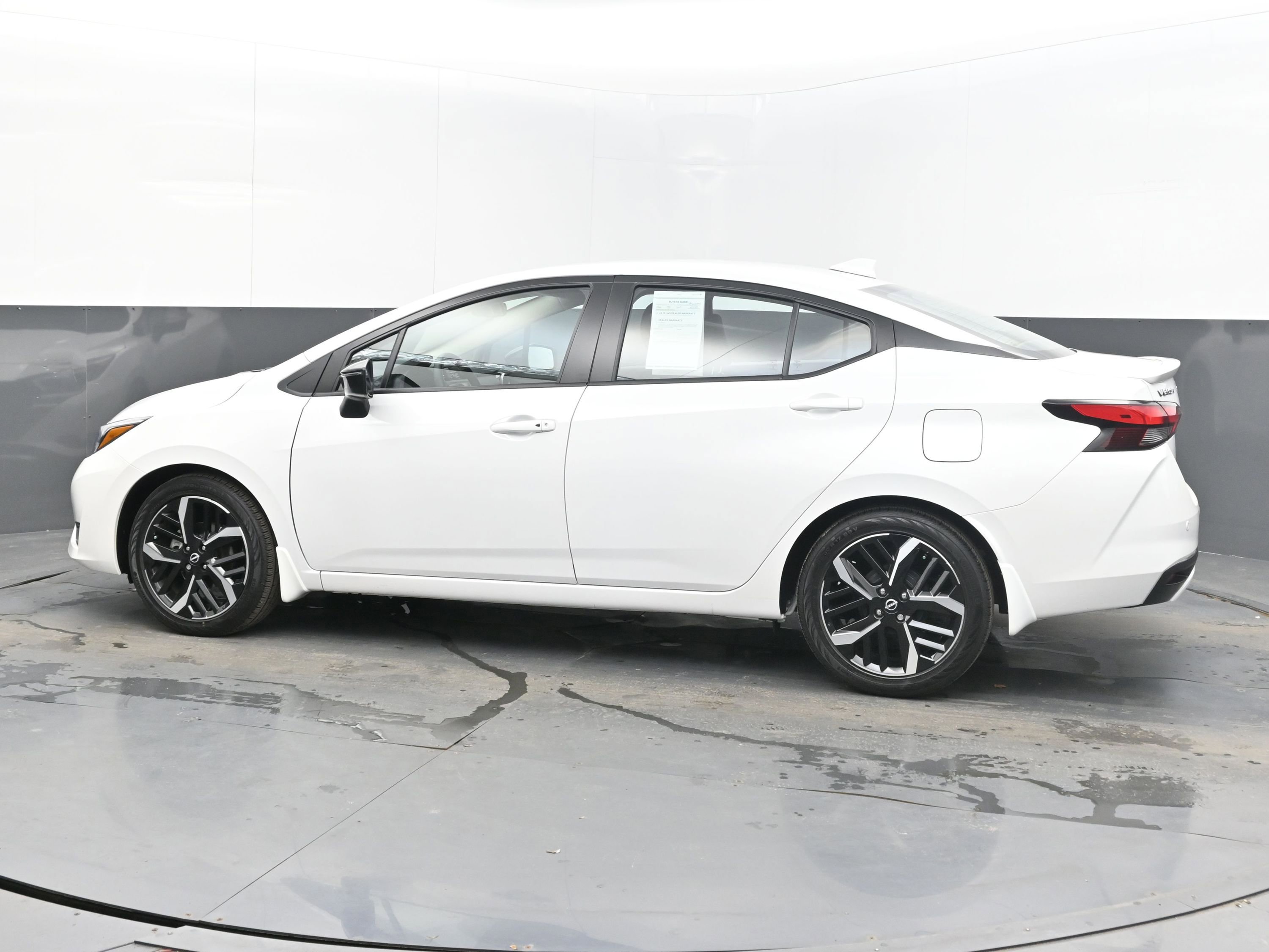 Certified 2025 Nissan Versa SR w/ Trunk Package image 5