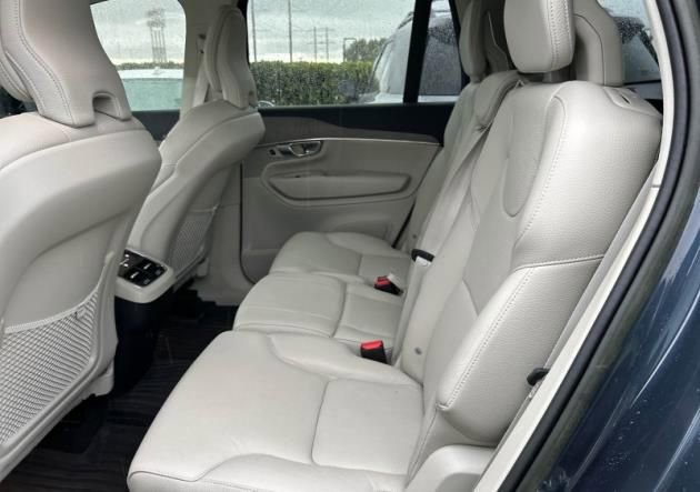 Certified 2023 Volvo XC90 B5 Plus AWD/4WD image 6