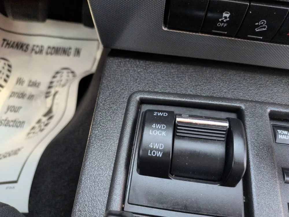 Used 2011 Jeep Liberty Sport image 32