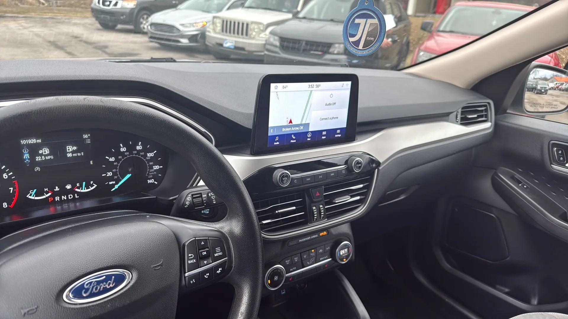 Used 2020 Ford Escape SE image 19