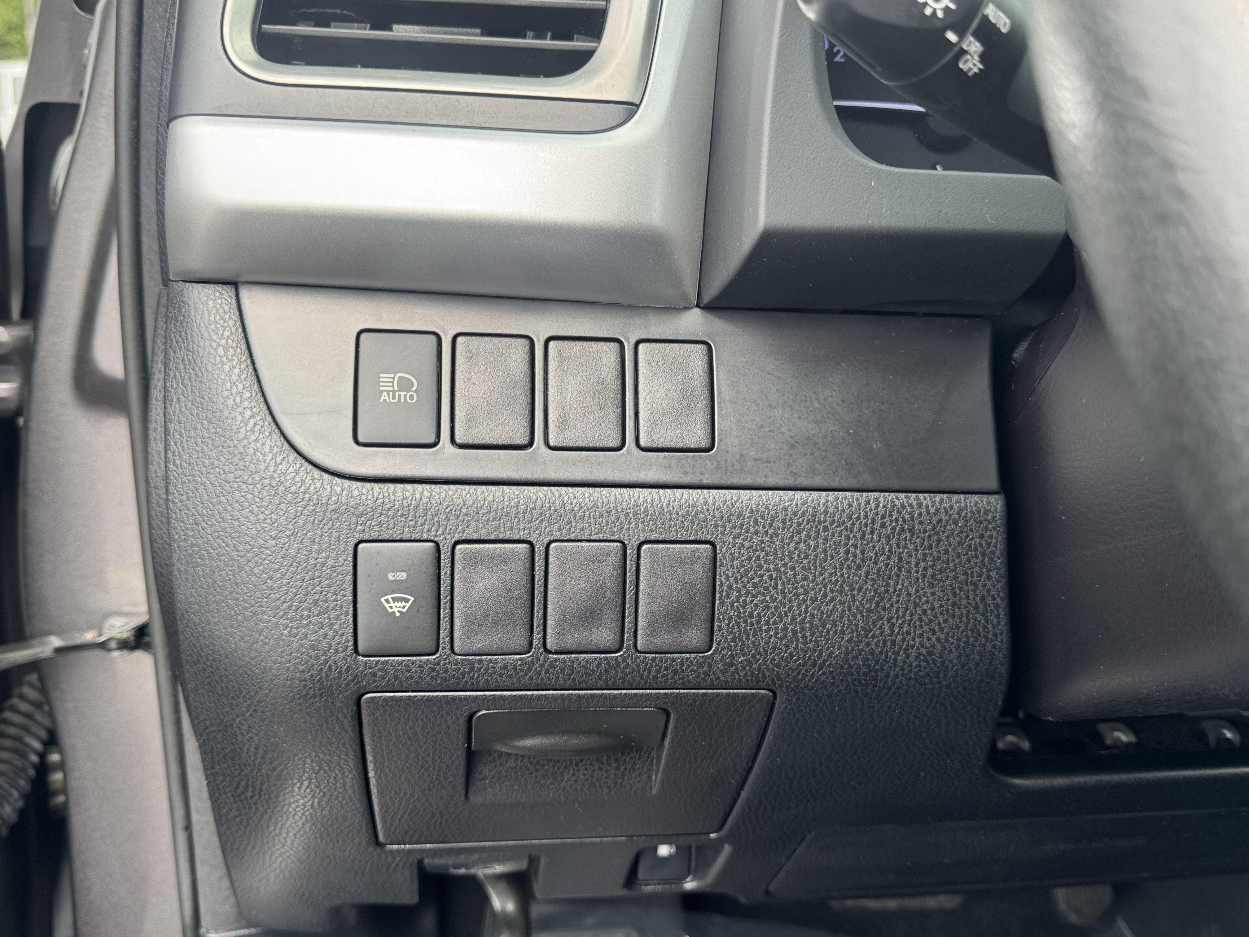 Used 2018 Toyota Highlander LE FWD image 20