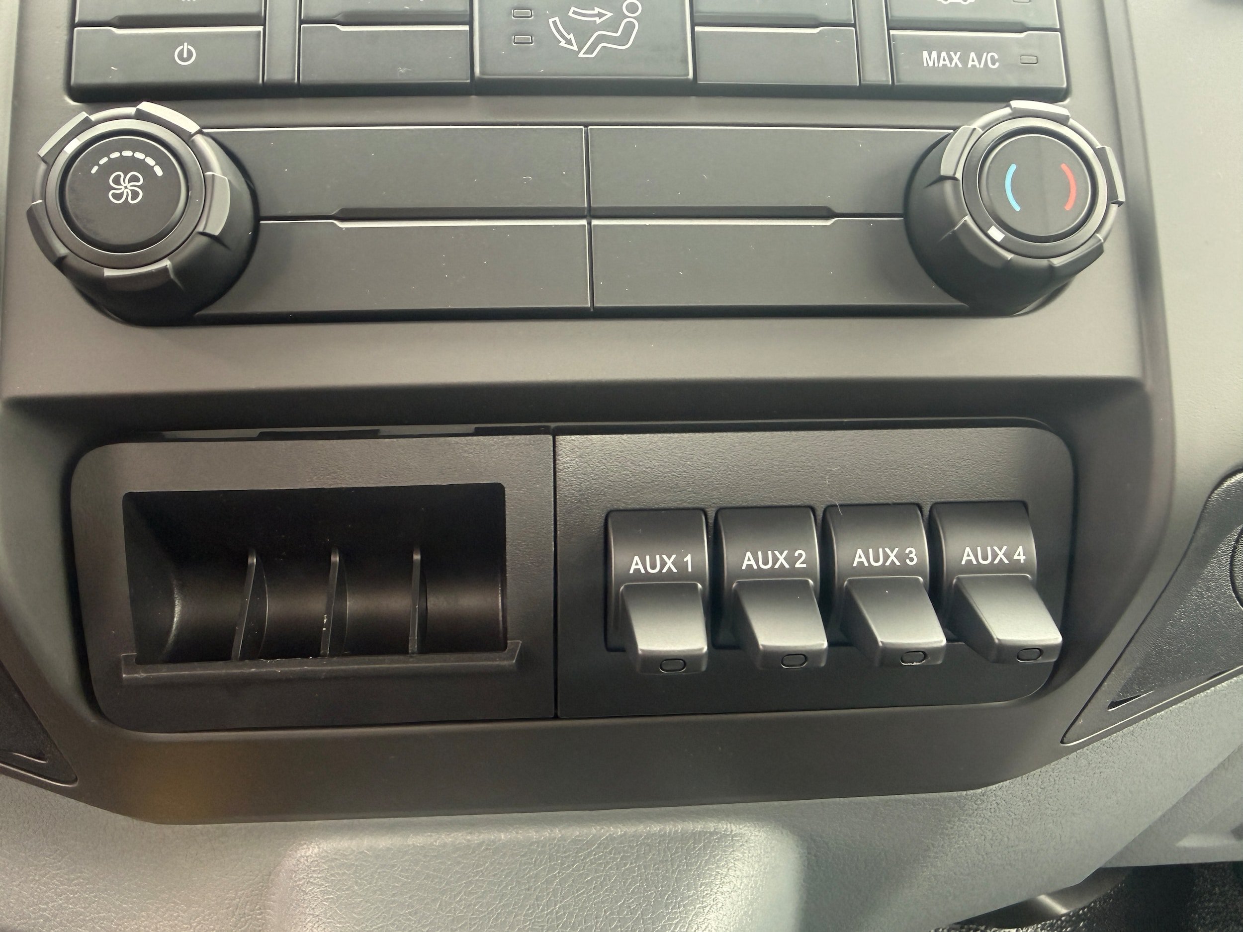 New 2027 Ford F750 2WD Regular Cab Super Duty image 18