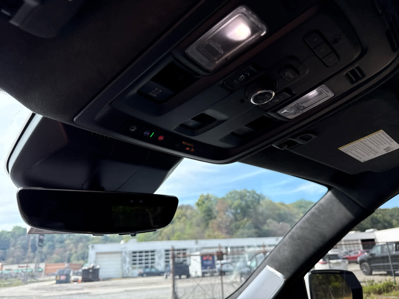 Used 2023 Cadillac Escalade Sport Platinum w/ LPO, ONYX Package image 17