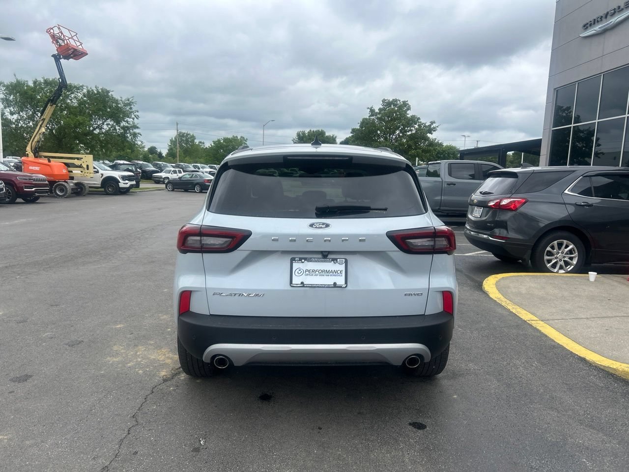 Used 2025 Ford Escape Platinum AWD/4WD image 4