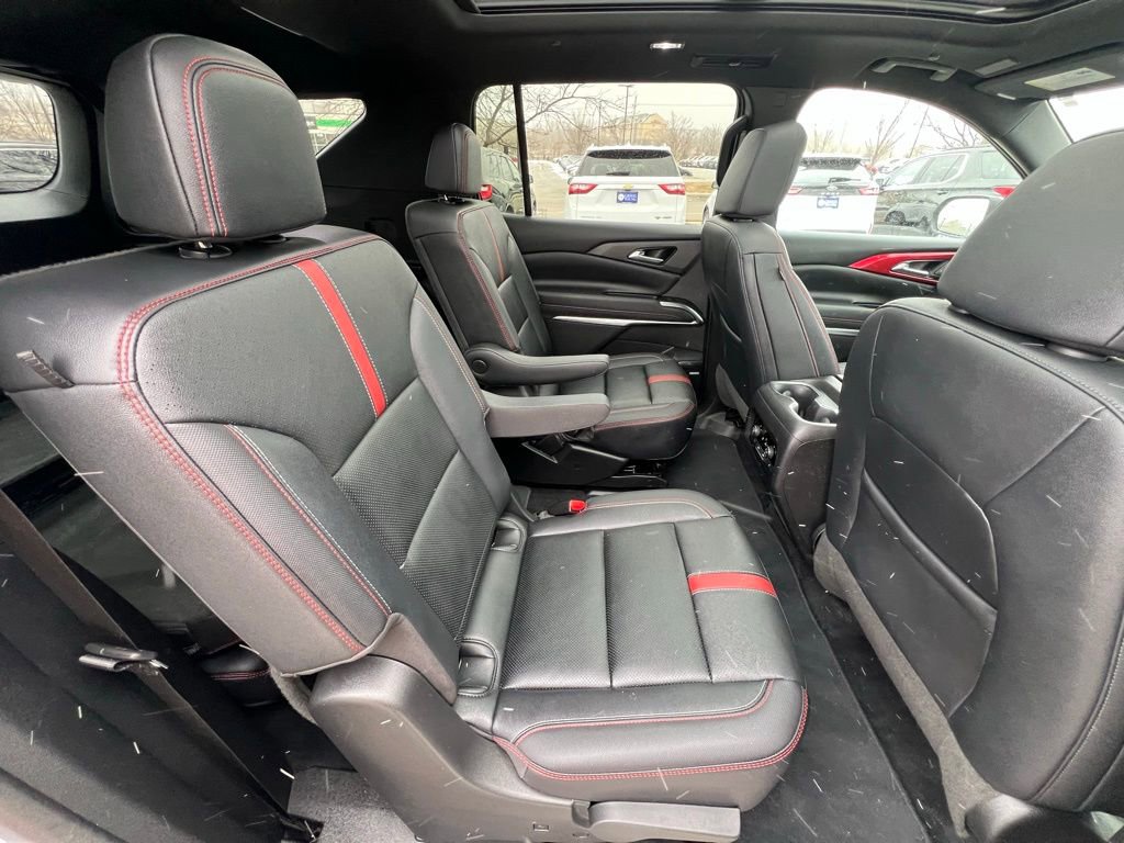 Used 2024 Chevrolet Traverse RS image 28