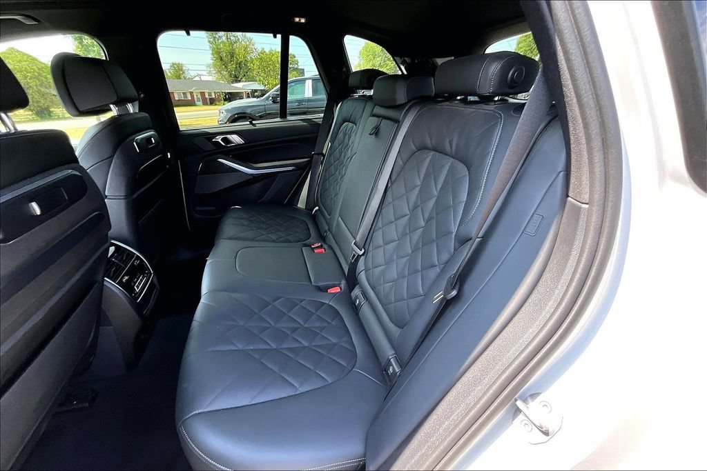 Used 2024 BMW X5 M60i AWD/4WD image 24