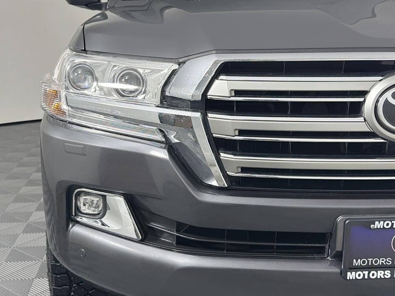Used 2016 Toyota Land Cruiser AWD/4WD image 3
