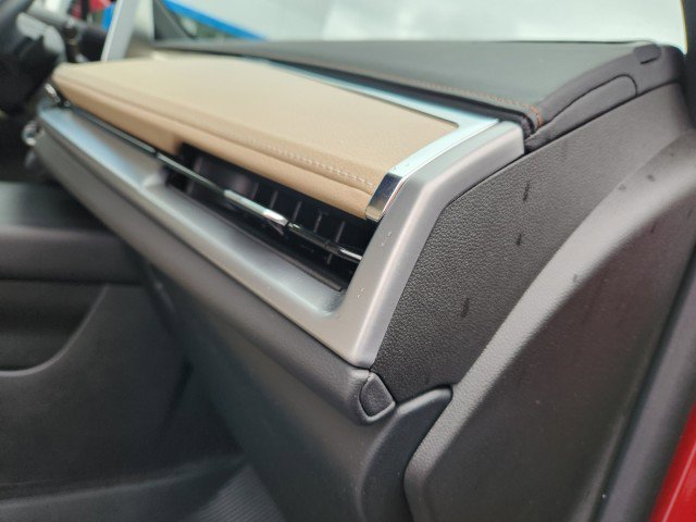 Used 2024 Cadillac XT4 Luxury image 16