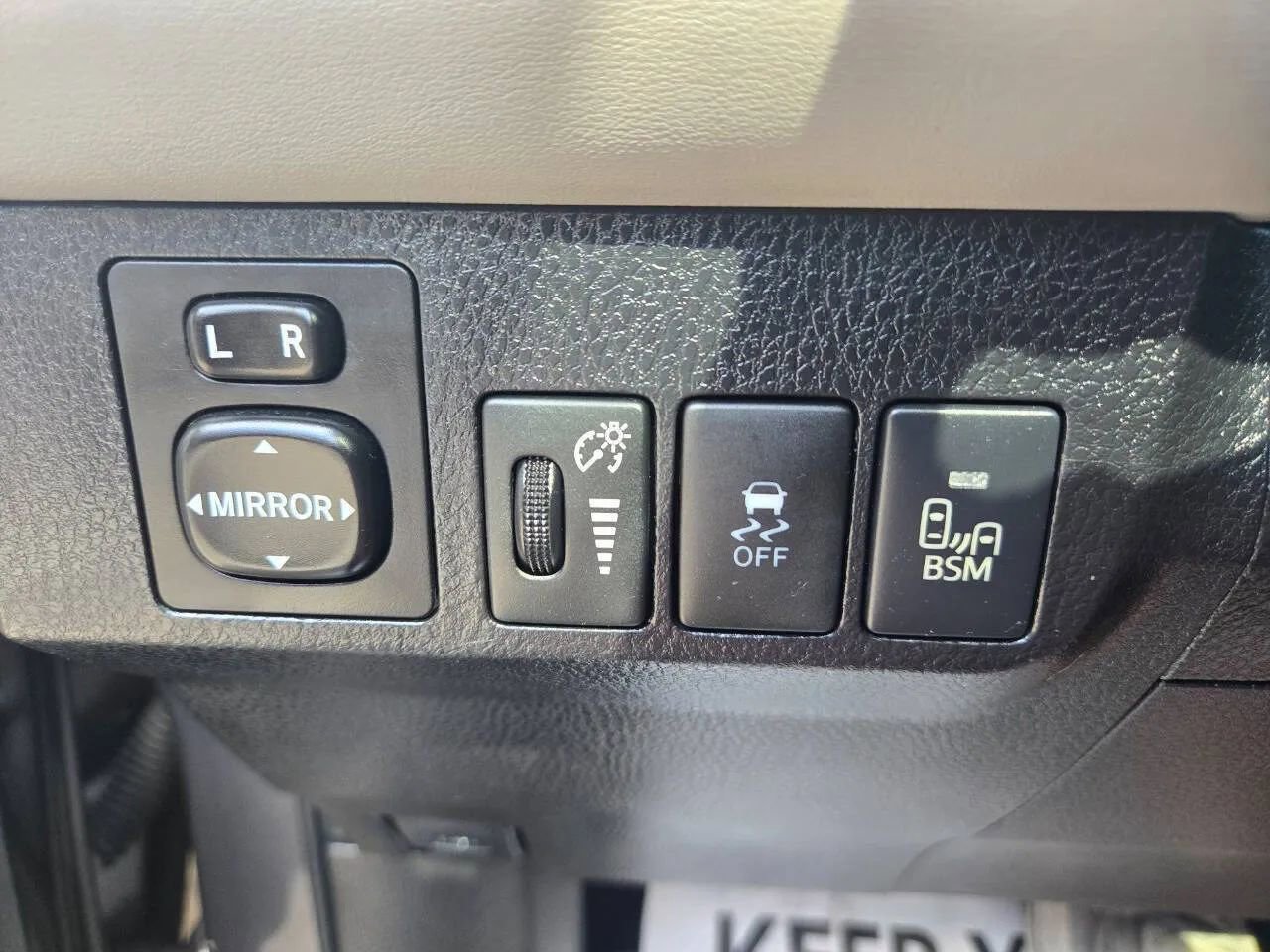 Used 2014 Toyota RAV4 Limited image 18