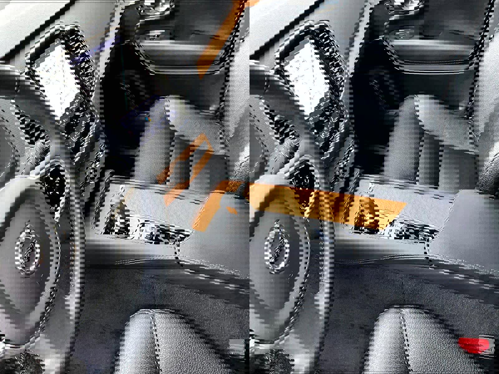 Used 2023 Volvo XC90 B6 Plus w/ Protection Package Premier image 20