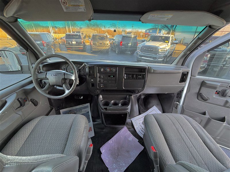 Used 2007 GMC Savana 3500 image 12