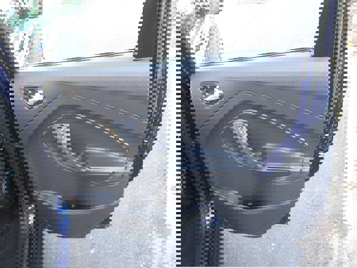 Used 2016 Ford C-MAX SE image 28