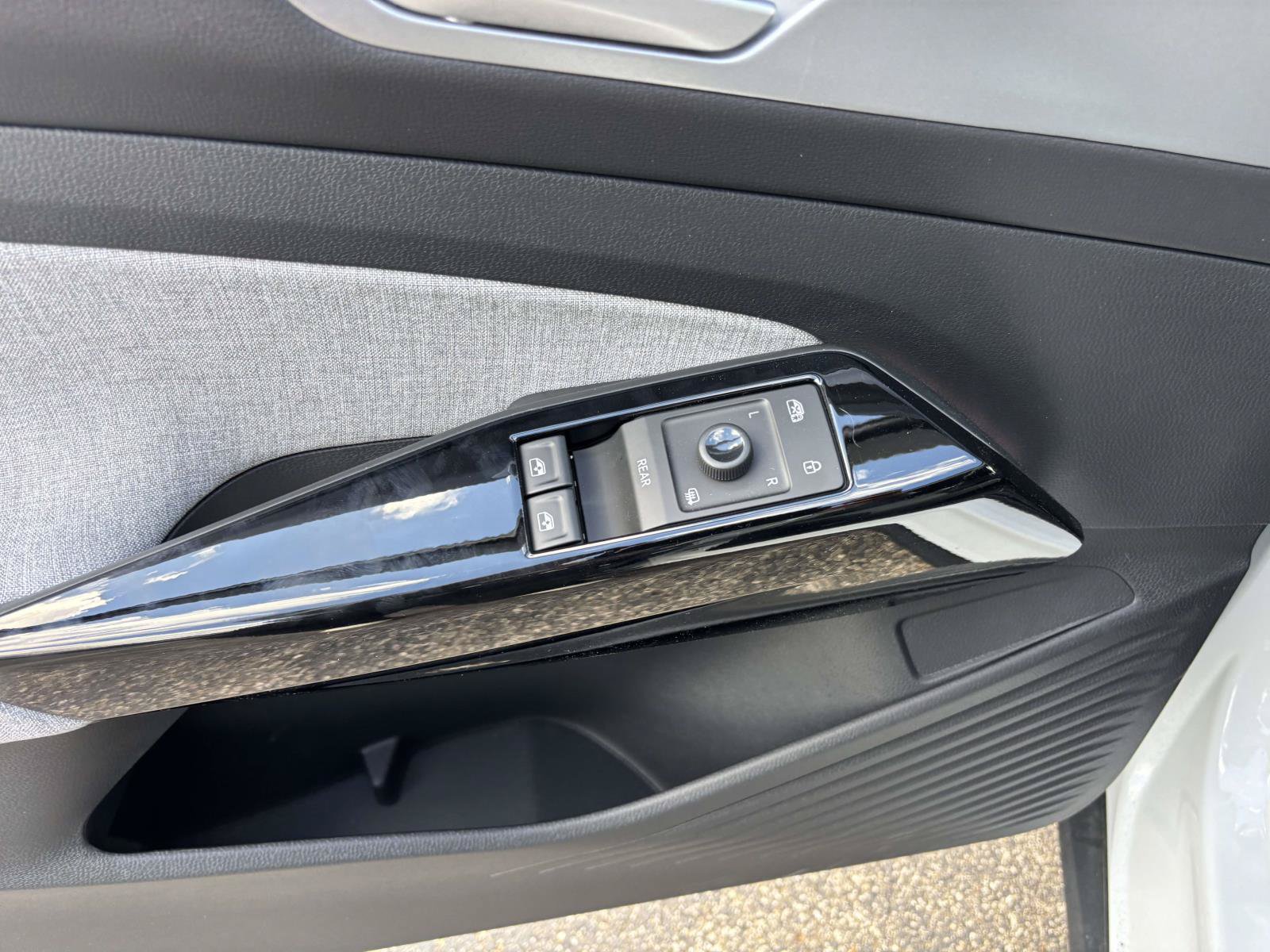 New 2026 Volkswagen ID.4 Pro AWD/4WD image 13