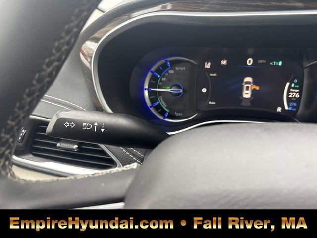 Used 2023 Chrysler Pacifica Limited image 32