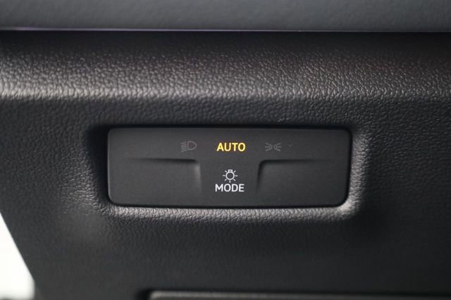 New 2026 Volkswagen Tiguan SE R-Line image 13
