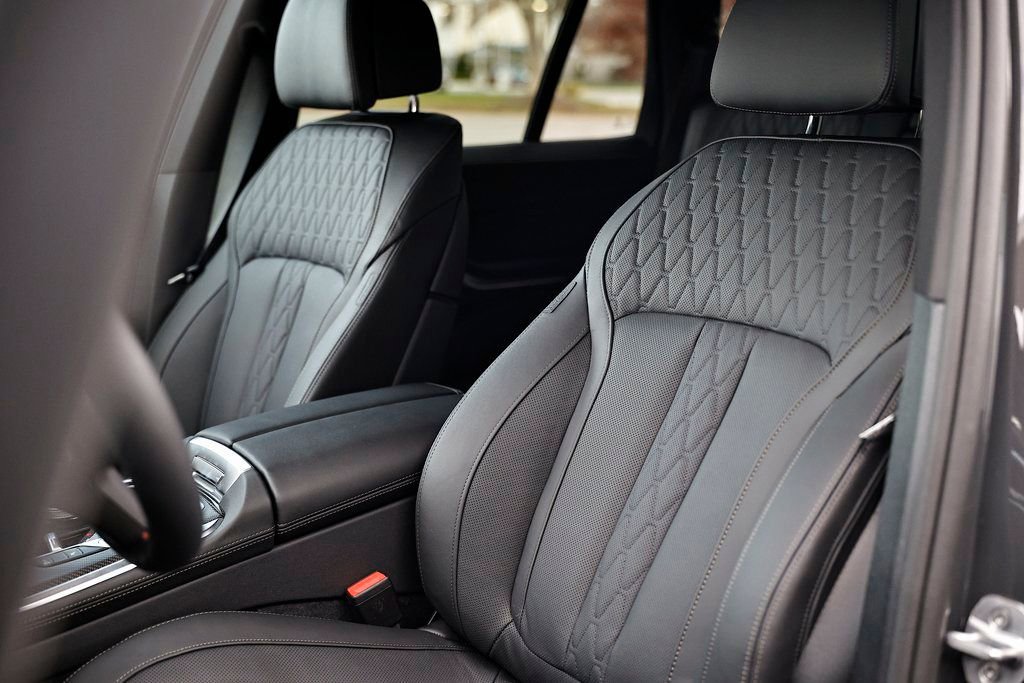New 2026 BMW X5 M60i w/ Climate Comfort Package image 23