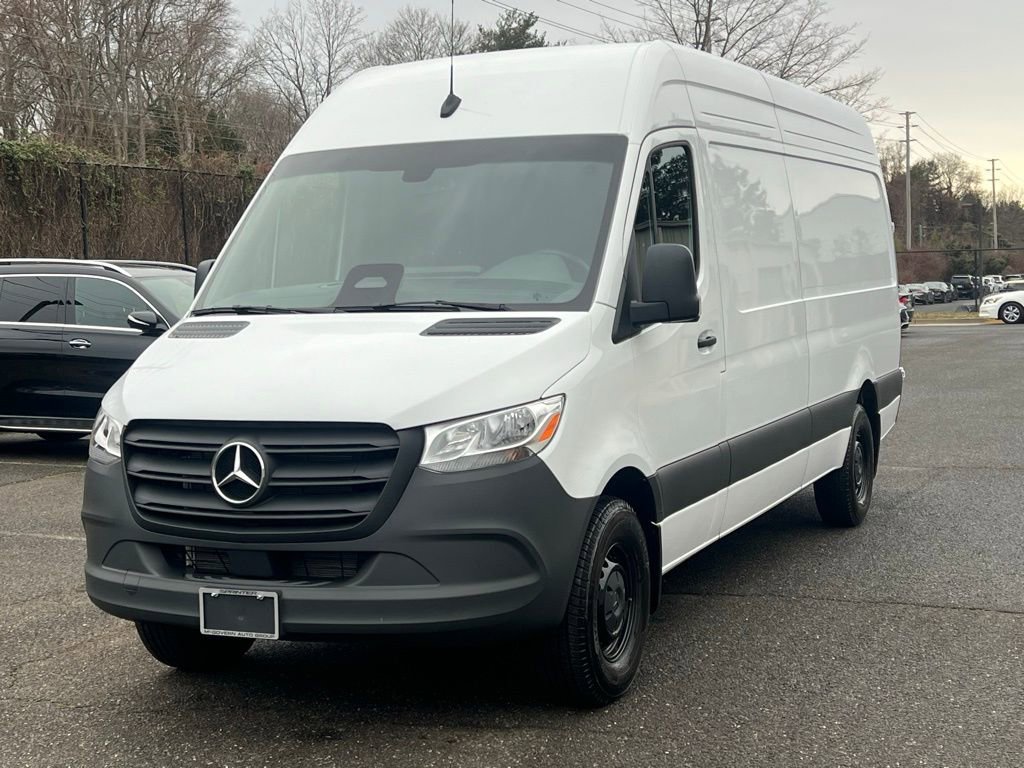 Used 2025 Mercedes-Benz Sprinter 2500 image 1
