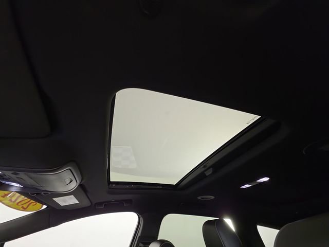 Used 2024 Buick Enclave Avenir w/ Avenir Technology Package image 33