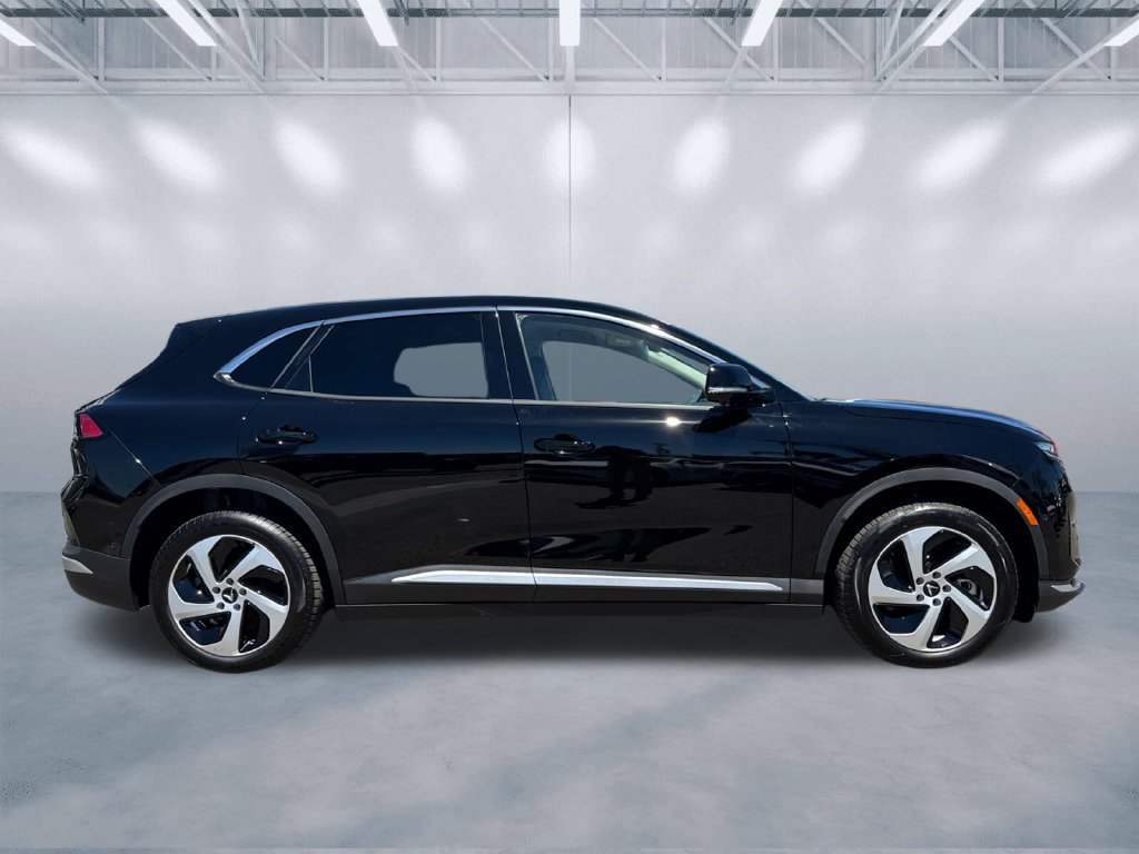 New 2027 VinFast VF 8 Eco AWD/4WD image 3