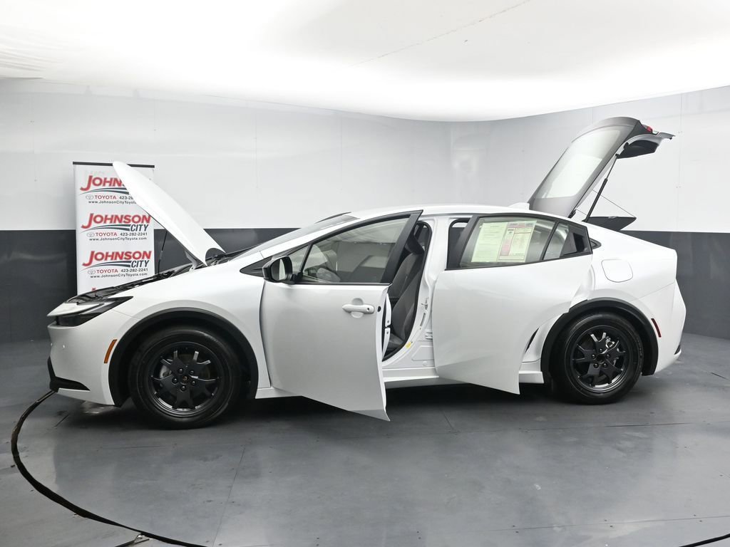 Used 2024 Toyota Prius LE FWD image 40