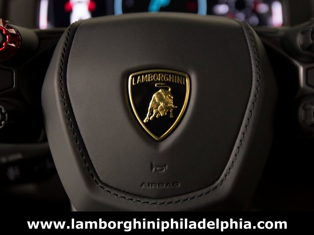 Used 2024 Lamborghini Revuelto image 31