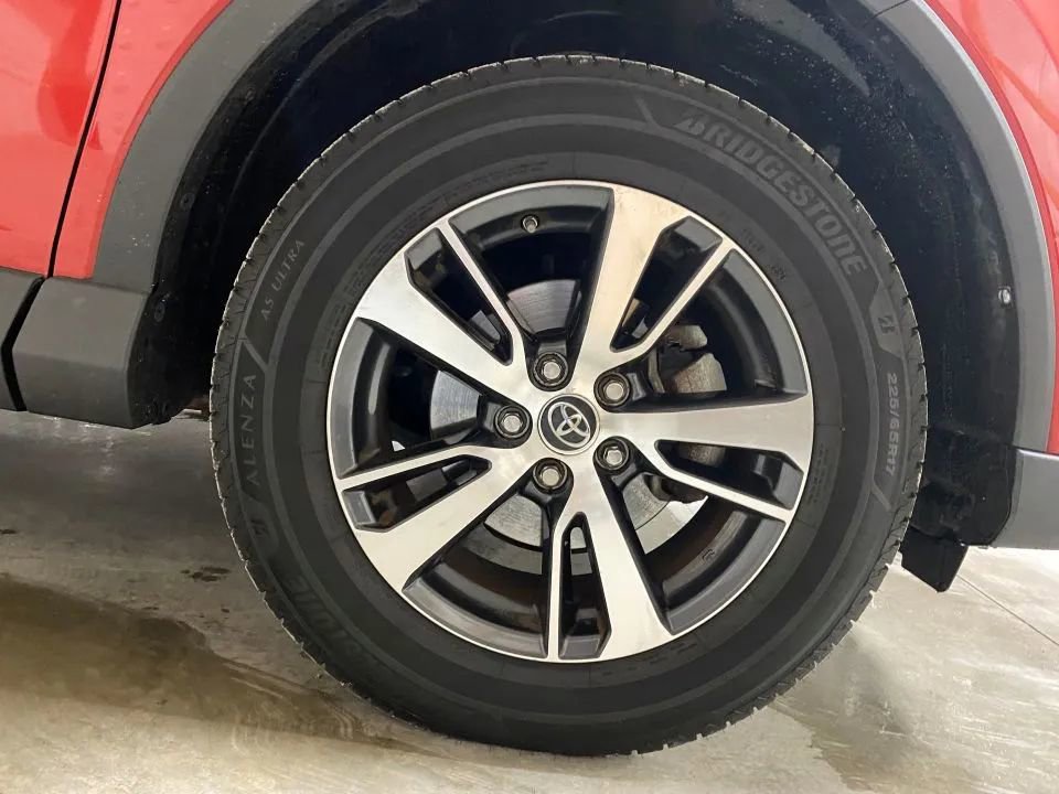 Used 2016 Toyota RAV4 XLE image 40