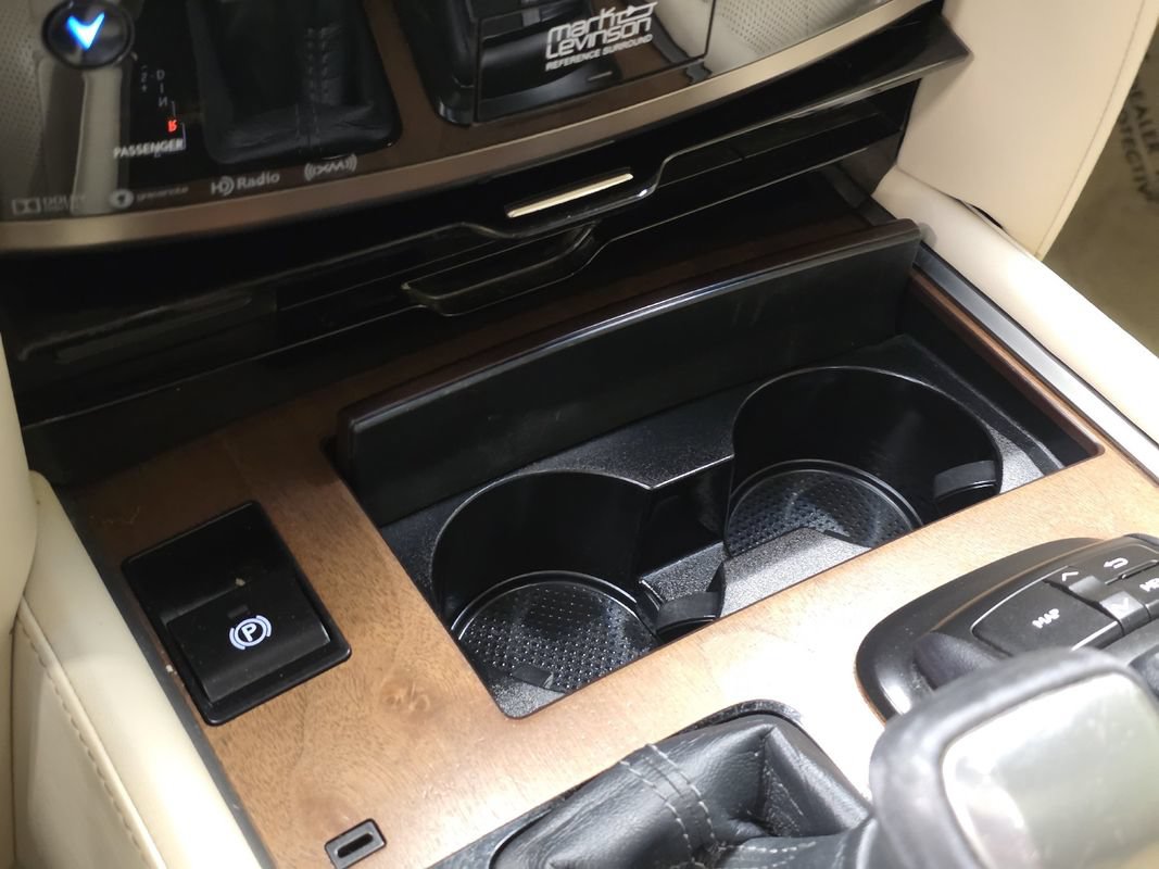 Used 2017 Lexus LX 570 4WD w/ Luxury Package image 38