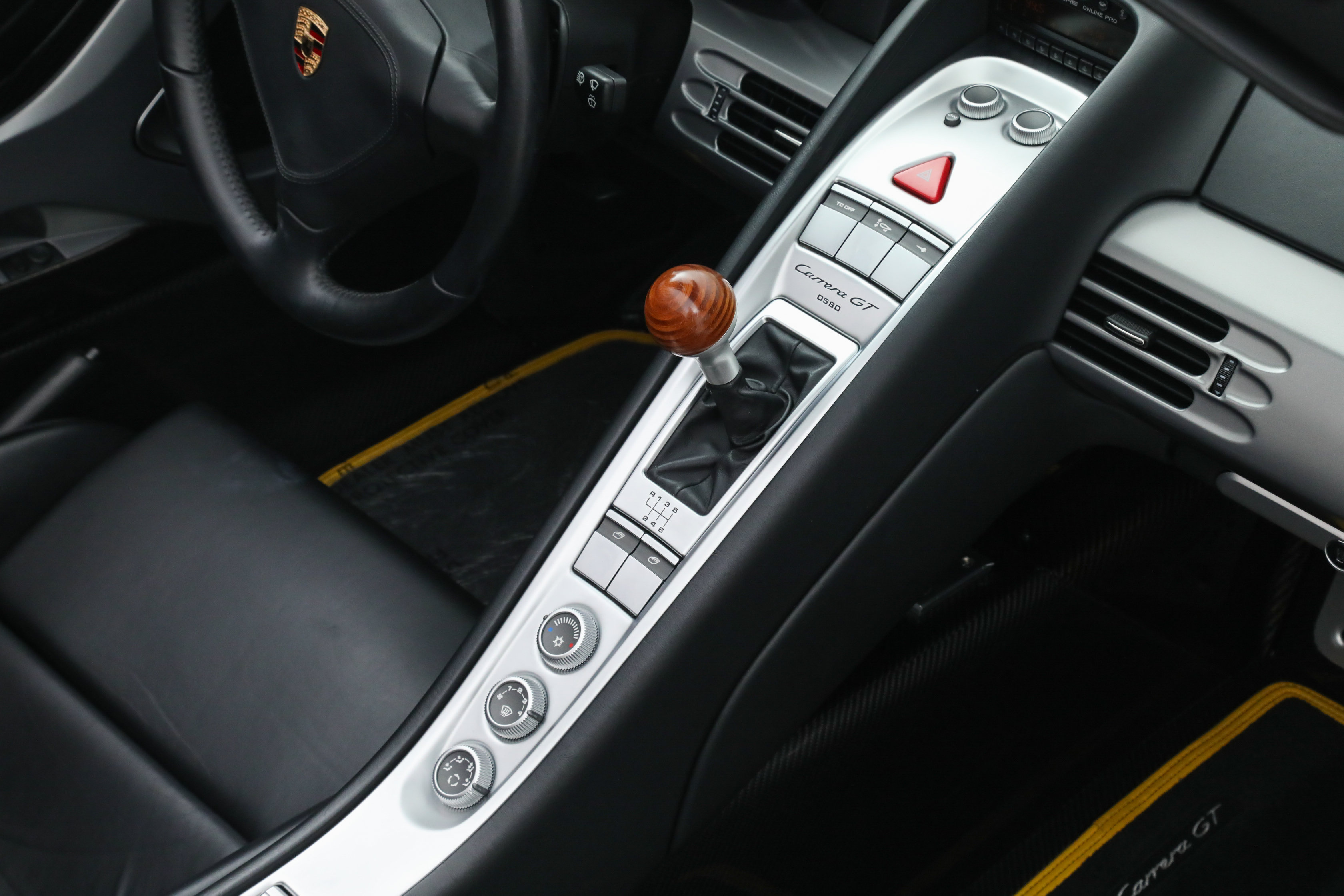 Used 2005 Porsche Carrera GT RWD image 20