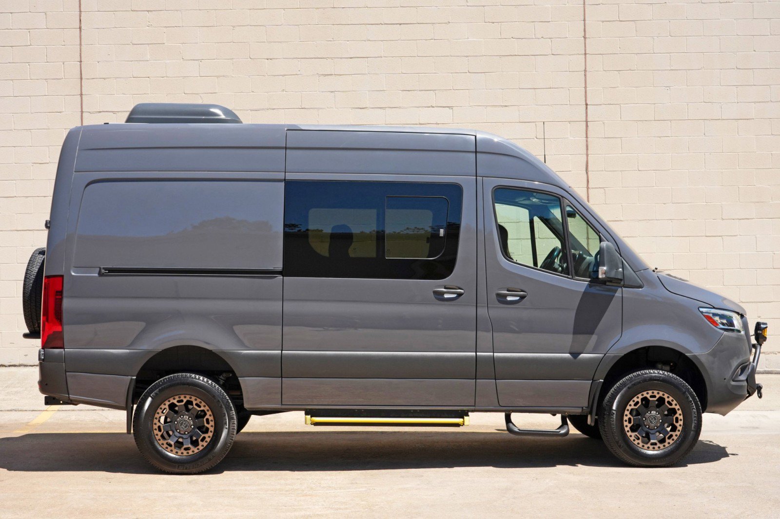 Used 2021 Mercedes-Benz Sprinter 2500 w/ Comfort Plus Package image 55