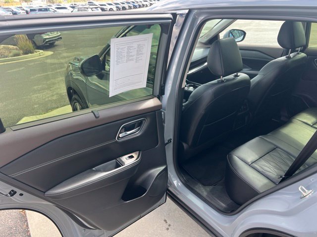 Used 2023 Nissan Rogue Platinum AWD/4WD image 19