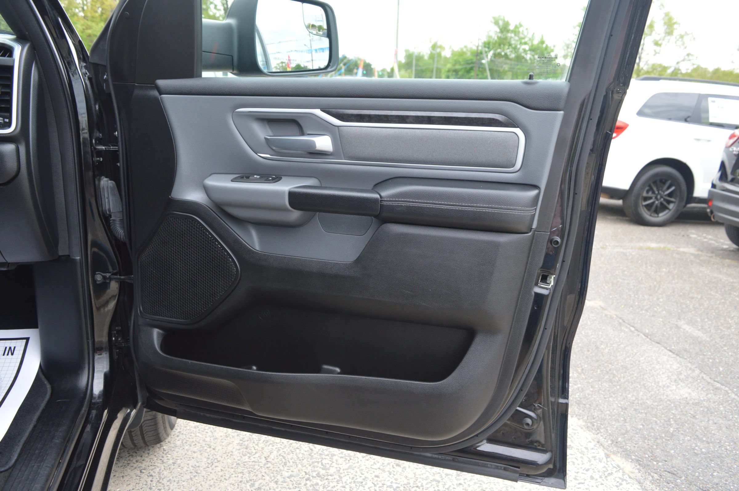 Used 2022 RAM 1500 Big Horn AWD/4WD image 29