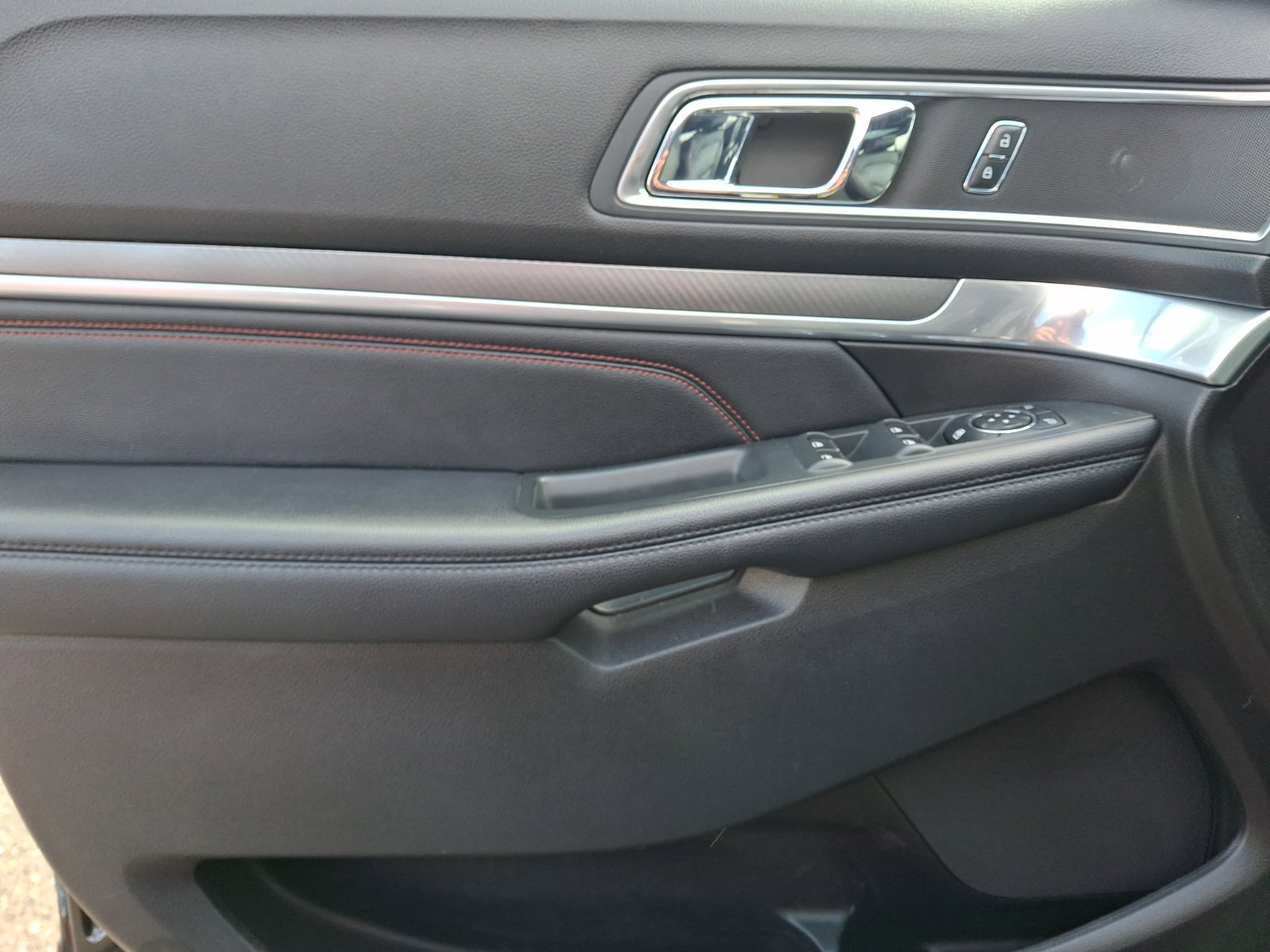 Used 2016 Ford Explorer Sport image 14