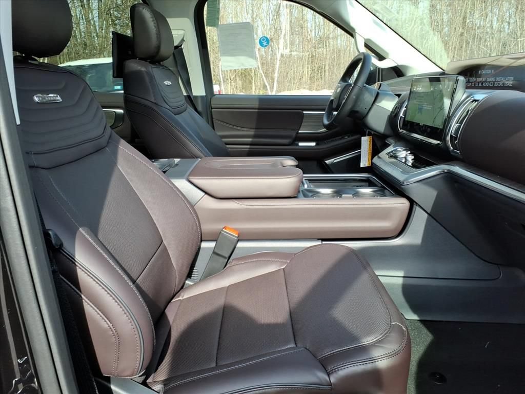 New 2026 Ford Expedition Max Platinum w/ Platinum Ultimate Package AWD/4WD image 8