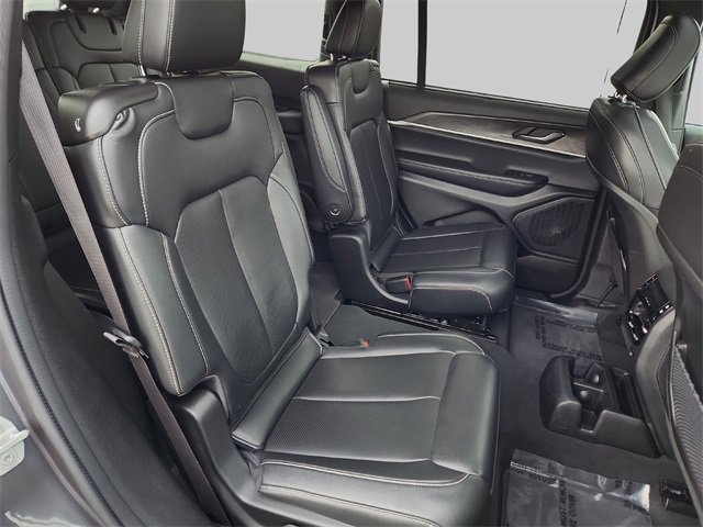 Used 2024 Jeep Grand Cherokee L Limited w/ Luxury Tech Group II image 36