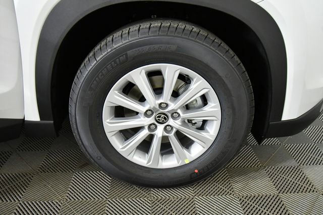 New 2026 Toyota Grand Highlander XLE image 17