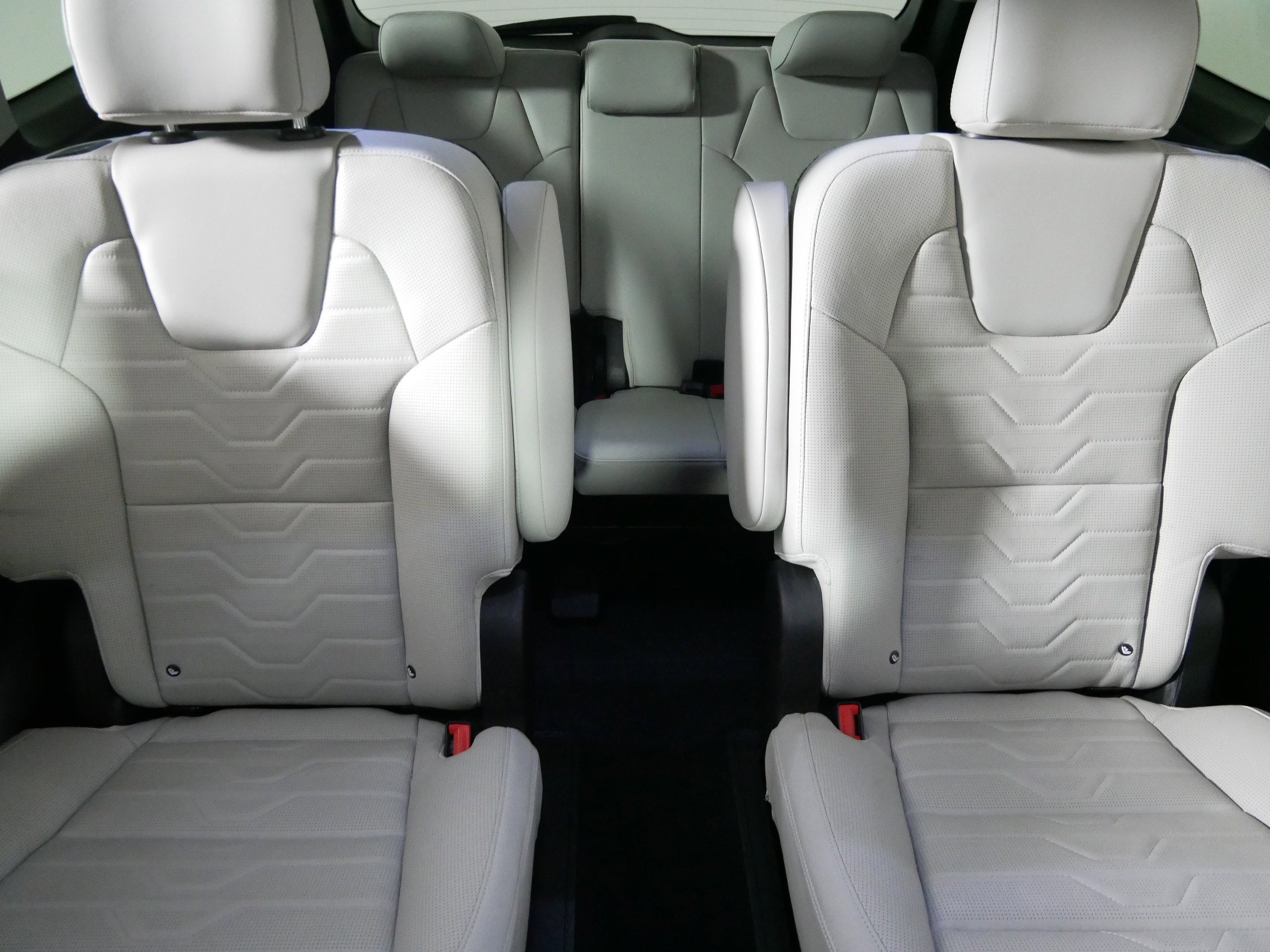 Used 2022 Kia Telluride SX w/ SX Prestige Package AWD/4WD image 13
