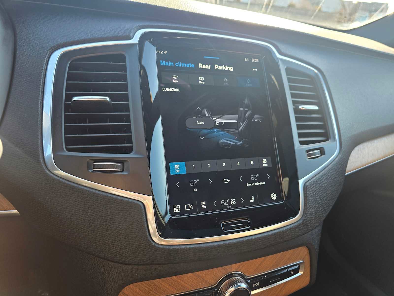 Used 2023 Volvo XC90 T8 Core w/ Climate Package image 29