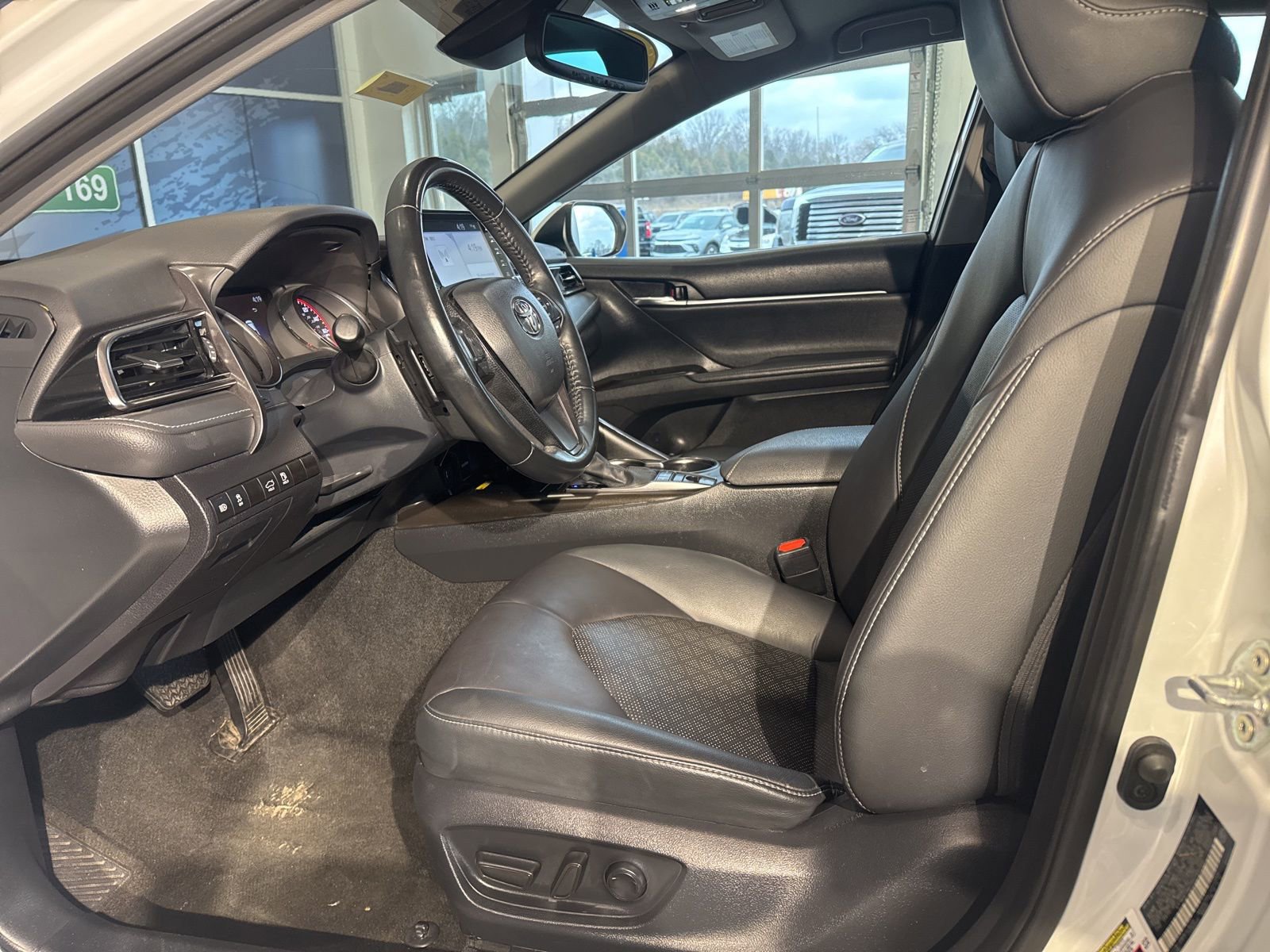 Used 2023 Toyota Camry XSE image 16