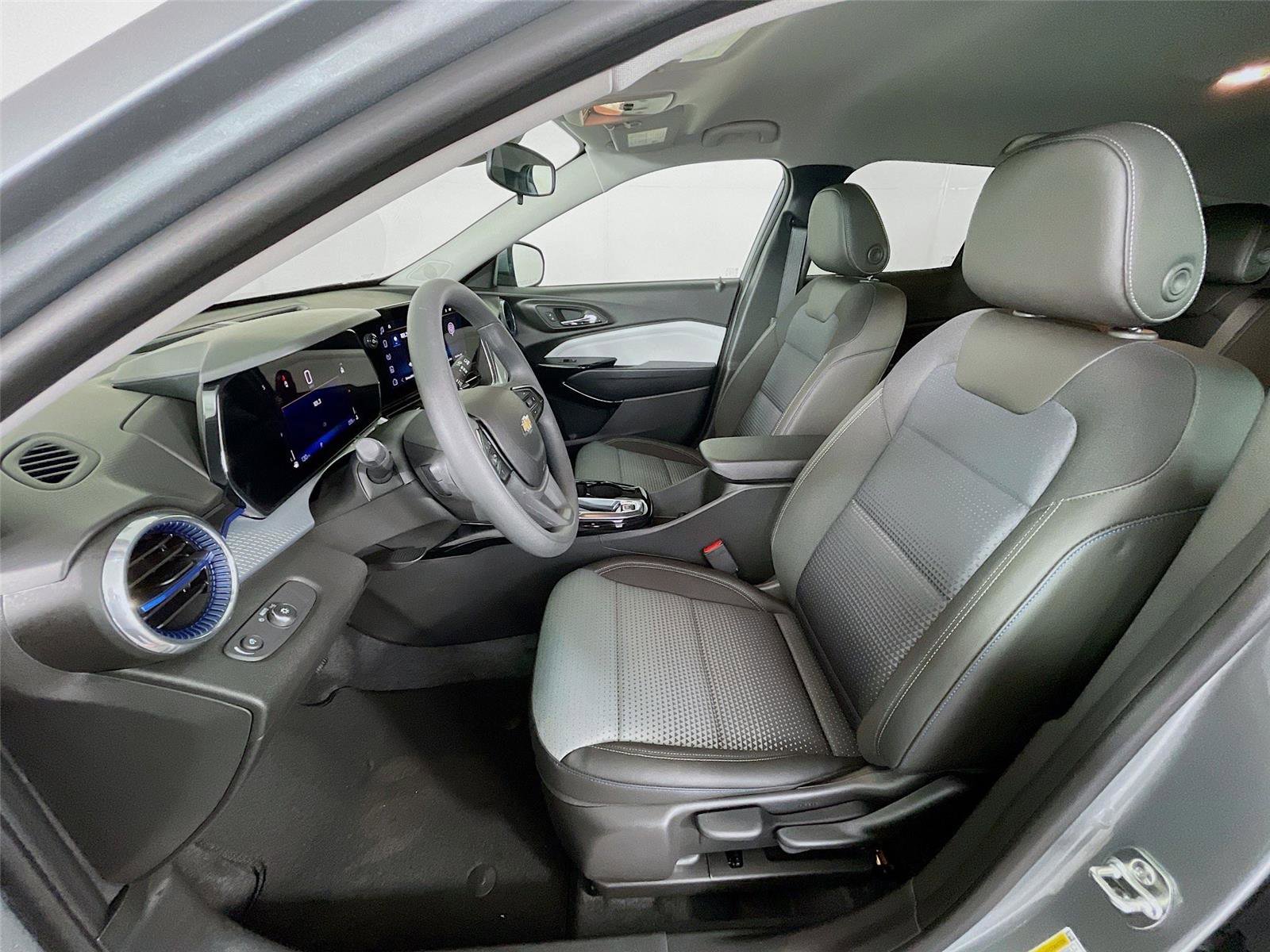 Used 2026 Chevrolet Trax LT image 22