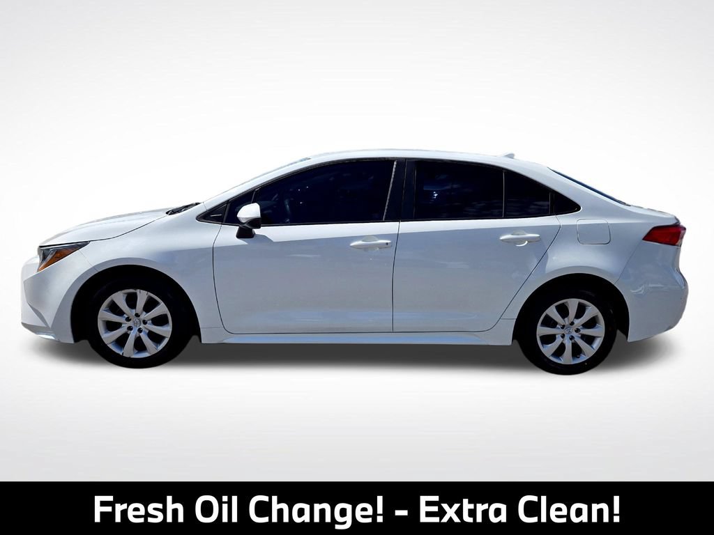 Used 2023 Toyota Corolla LE FWD image 4