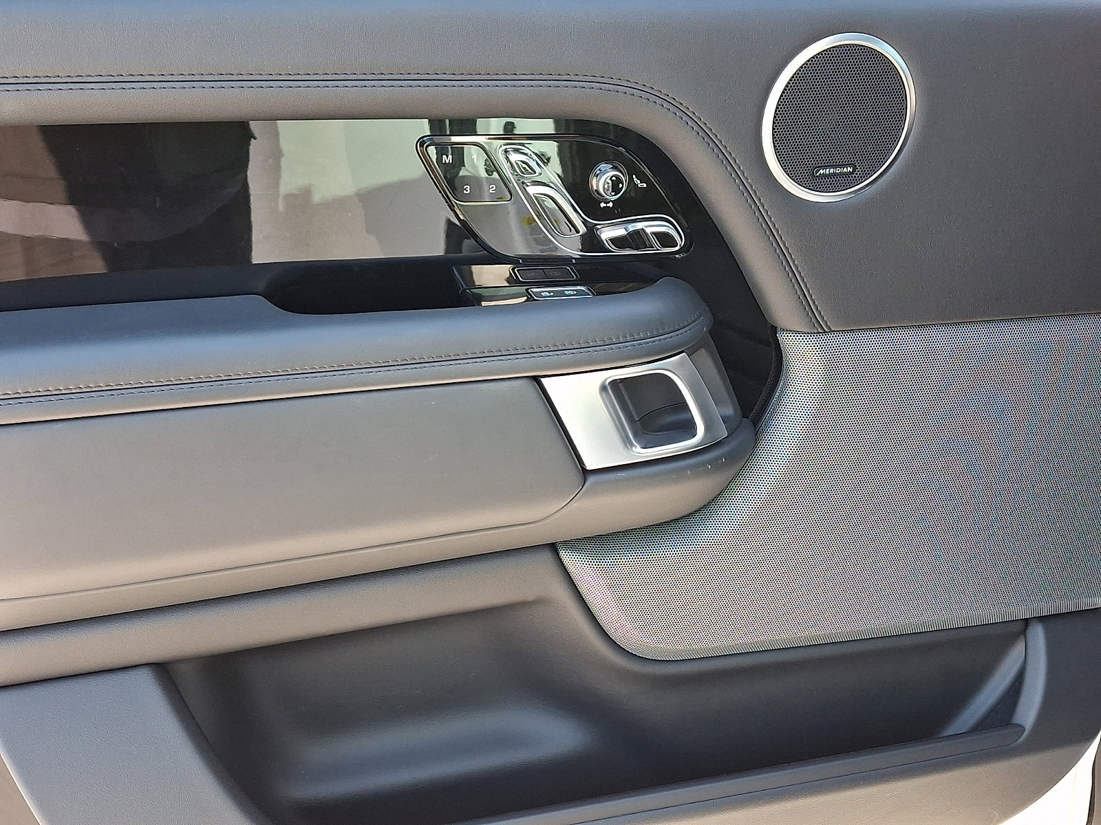 Used 2021 Land Rover Range Rover Westminster Edition image 12