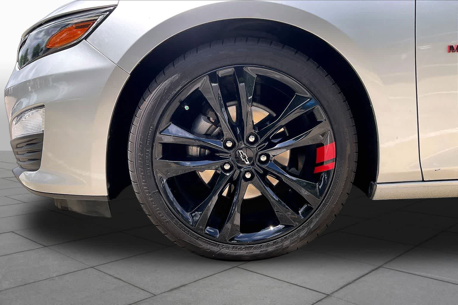 Used 2021 Chevrolet Malibu LT w/ Redline Edition FWD image 9