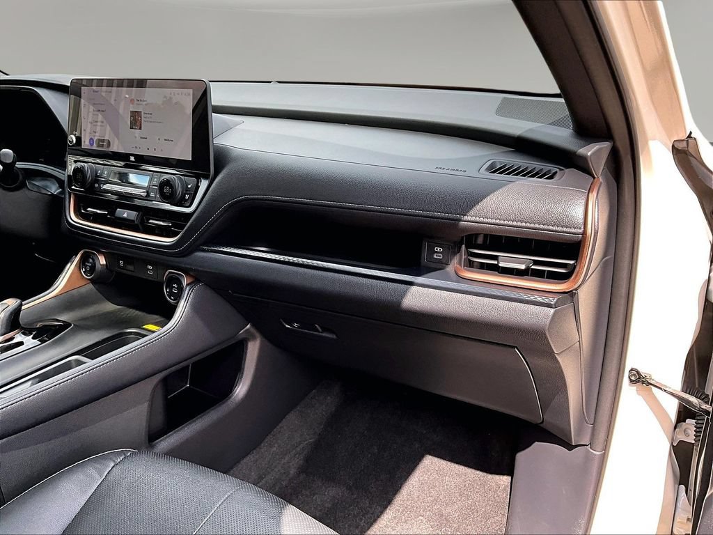 Used 2024 Toyota Grand Highlander AWD Hybrid image 31