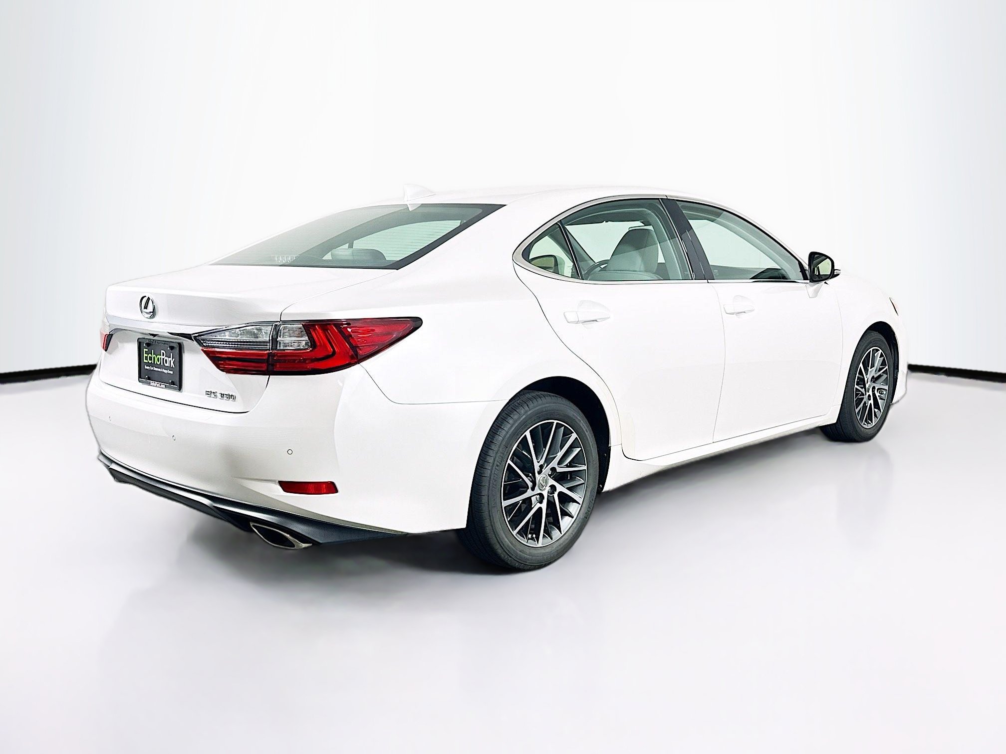 Used 2018 Lexus ES 350 w/ Luxury Package w/Wood Trim FWD image 9