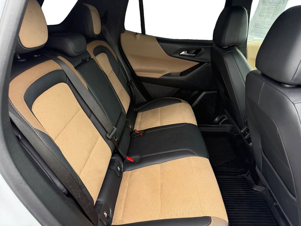 Certified 2025 Chevrolet Equinox ACTIV w/ Safety and Technology Package image 18