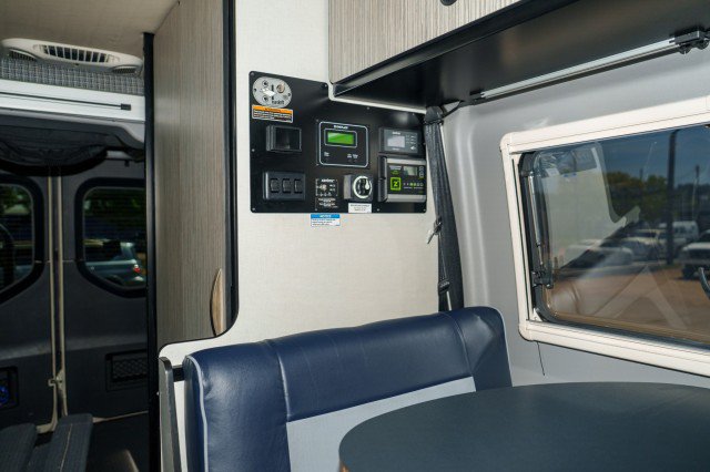 Used 2024 Mercedes-Benz Sprinter 2500 image 13