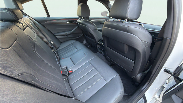 Used 2022 BMW 530i w/ Convenience Package RWD image 25
