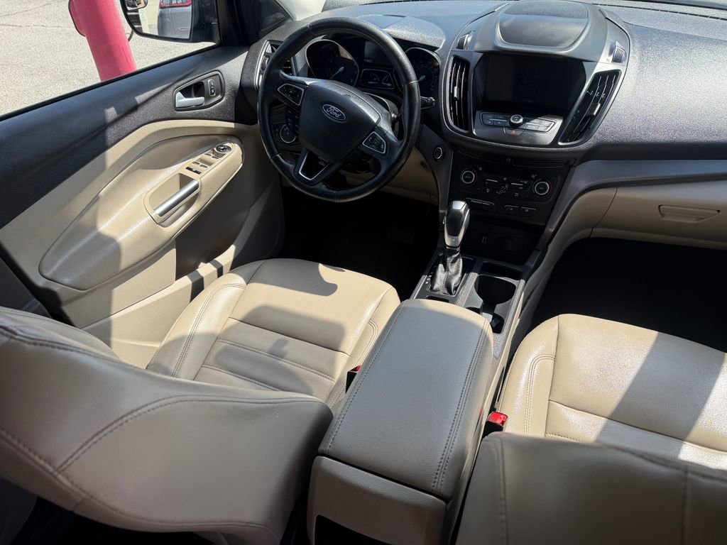Used 2019 Ford Escape SEL AWD/4WD image 16