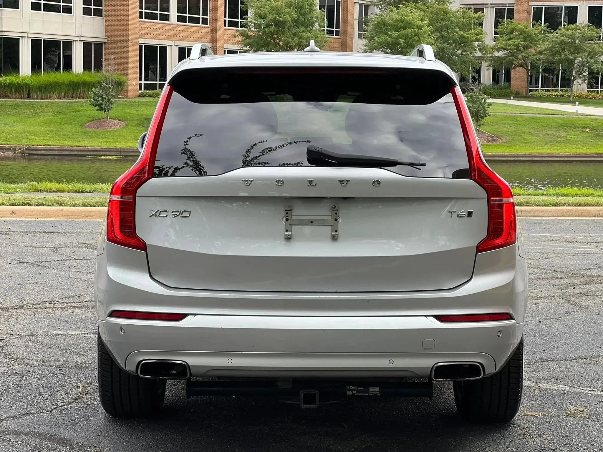Used 2017 Volvo XC90 T6 Momentum w/ Vision Package AWD/4WD image 4
